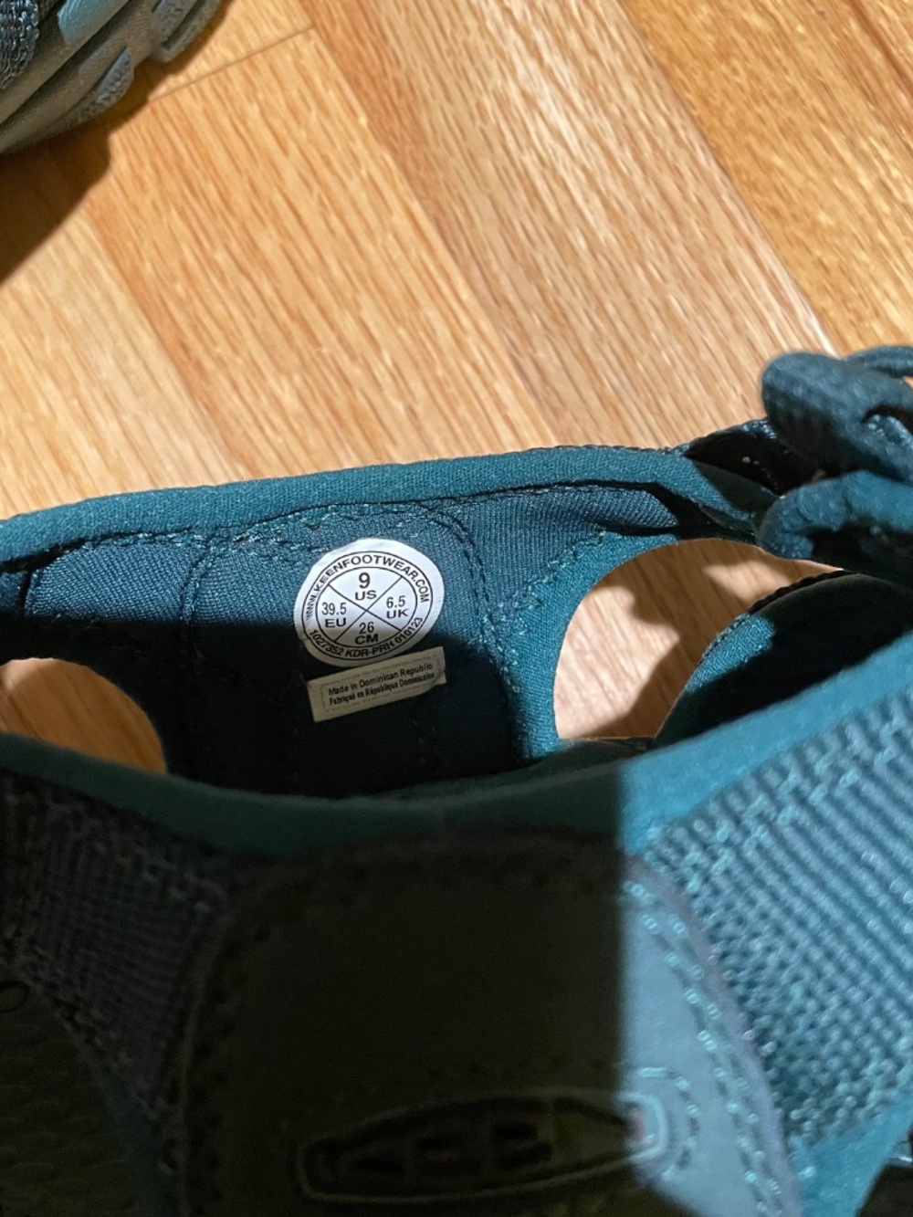 KEEN Waterproof Sandals Teal Women's Size 9 - Picture 5 of 6